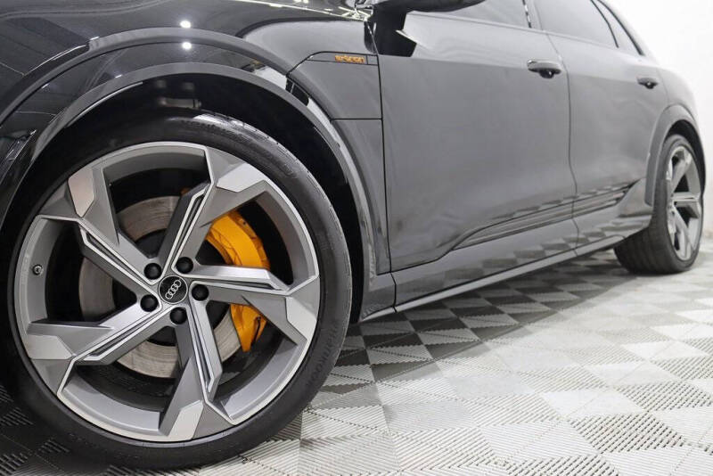 2022 Audi e-tron S quattro Prestige