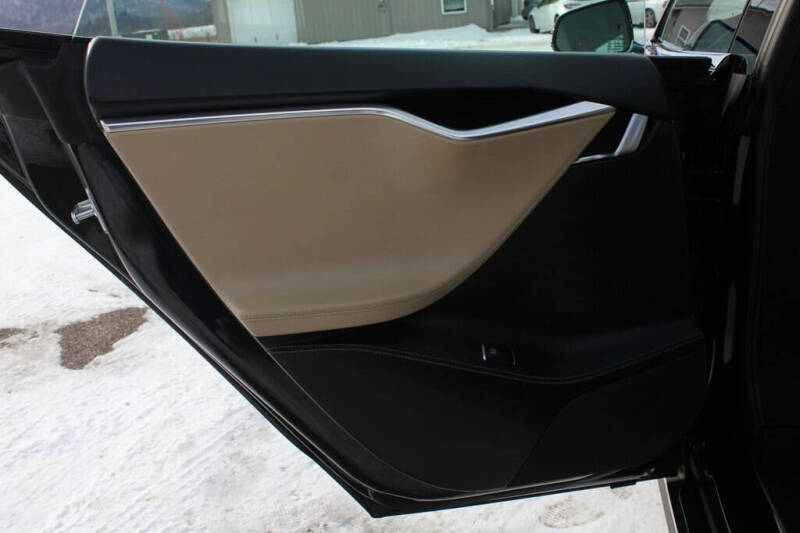 2016 Tesla Model S P85D
