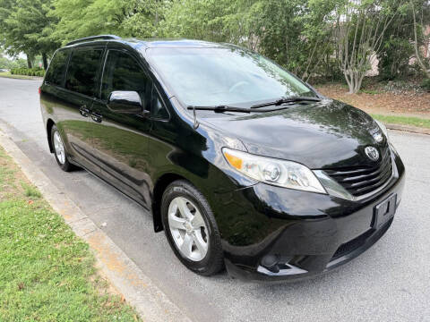 2011 Toyota Sienna LE 8-Passenger
