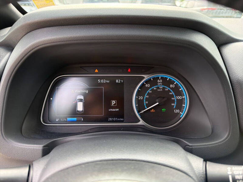 2022 Nissan LEAF SV