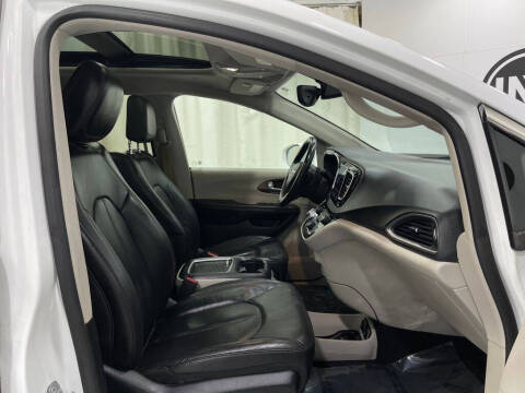 2018 Chrysler Pacifica Touring L Plus