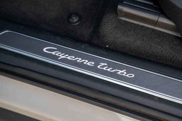 2022 Porsche Cayenne 21