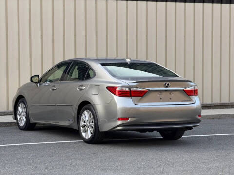 2015 Lexus ES 300h