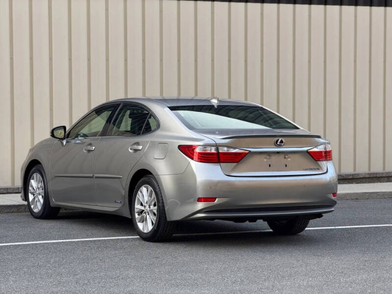 2015 Lexus ES 300h
