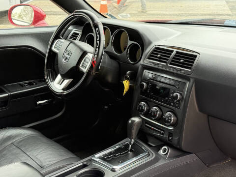 2012 Dodge Challenger SXT