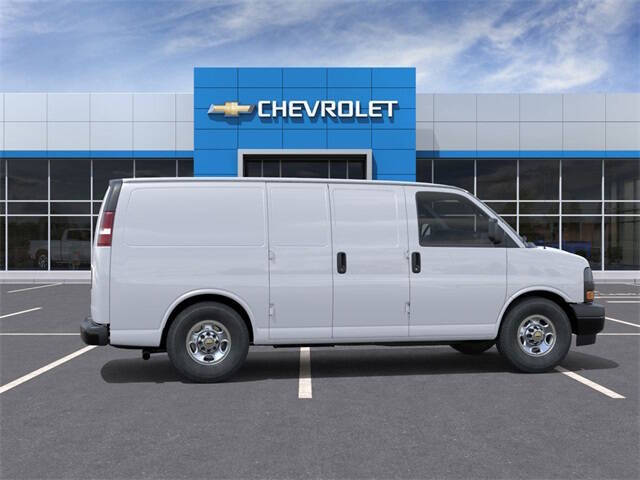 2025 Chevrolet Express 3500