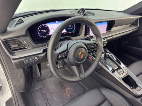 2025 Porsche 911 Carrera