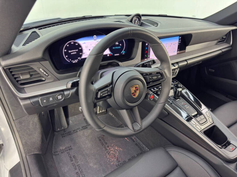 2025 Porsche 911 Carrera