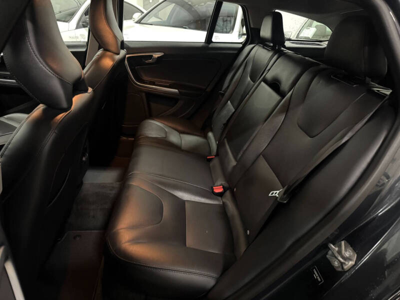 2015 Volvo V60 T5 Drive-E Platinum