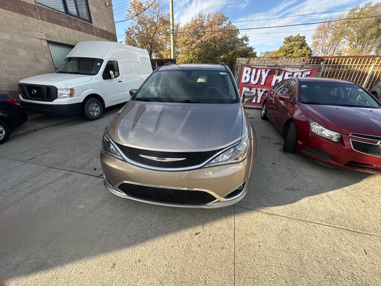 2017 Chrysler Pacifica for sale at VIP Motor Sales in Hazel Park, MI