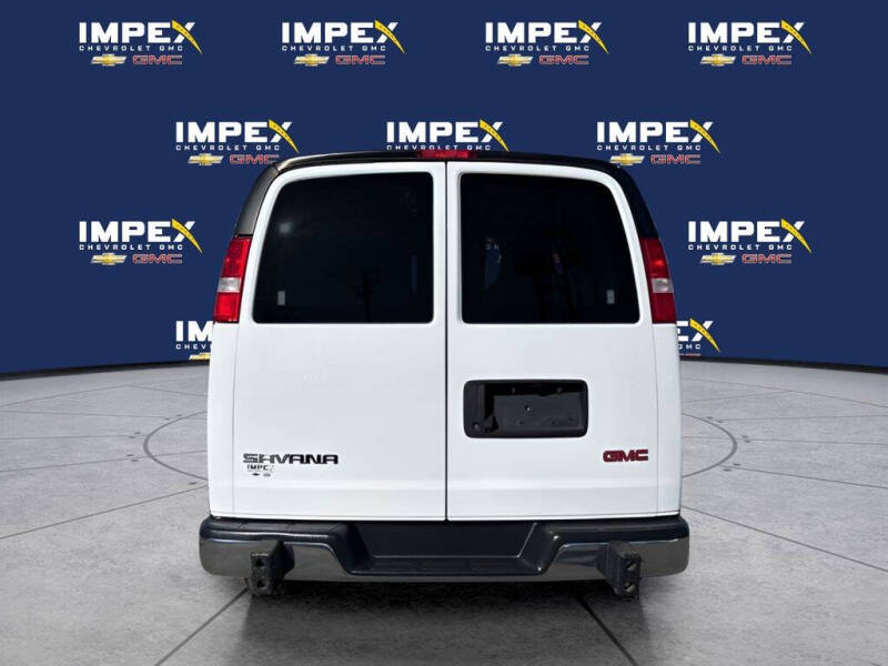 2023 GMC Savana 2500