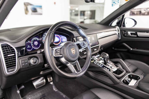 2022 Porsche Cayenne S Platinum Edition