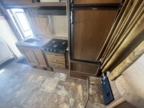 2016 Coachmen RV Leprechaun 220QB