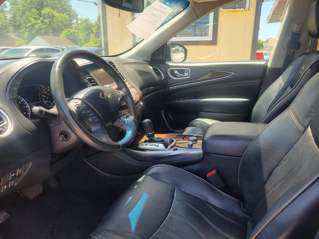 2014 INFINITI QX60 for sale at DAGO'S AUTO SALES LLC in Dalton, GA