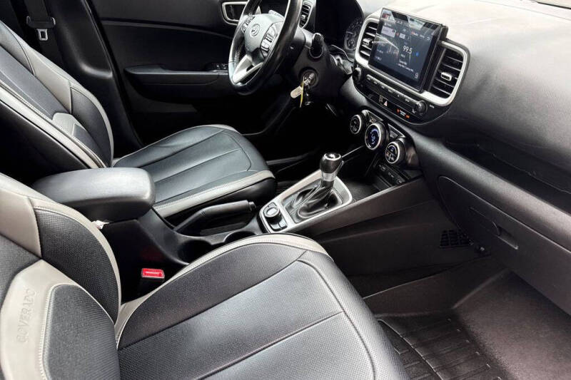 2022 Hyundai Venue SEL
