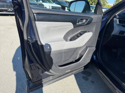 2021 Toyota Highlander Hybrid XLE