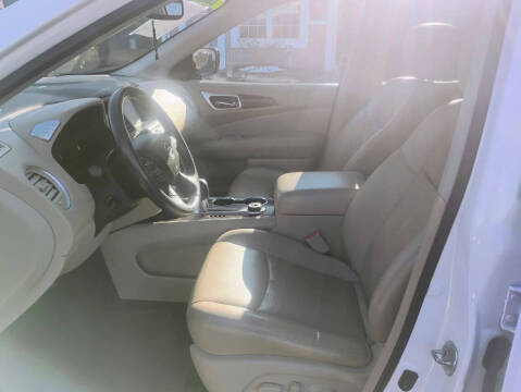 2017 Nissan Pathfinder Platinum