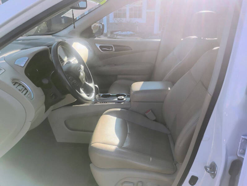 2017 Nissan Pathfinder Platinum