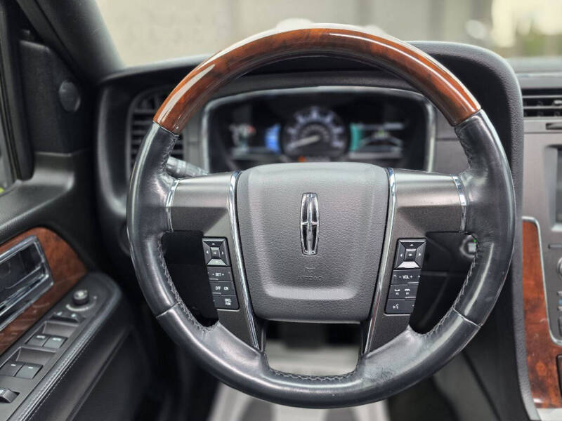 2016 Lincoln Navigator Select