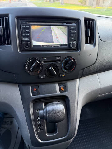 2017 Nissan NV200 SV