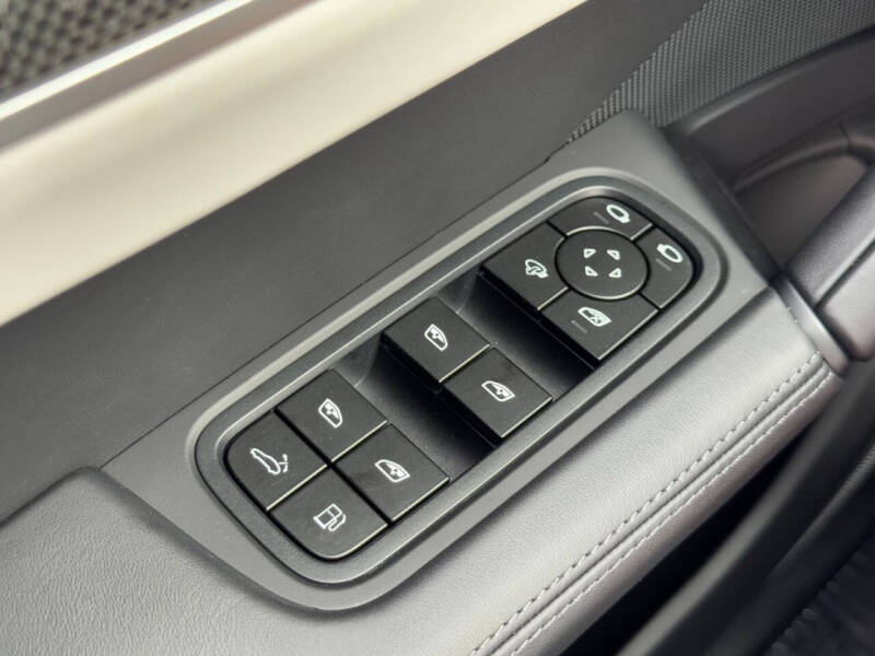 2024 Porsche Cayenne Turbo E-Hybrid Coupe