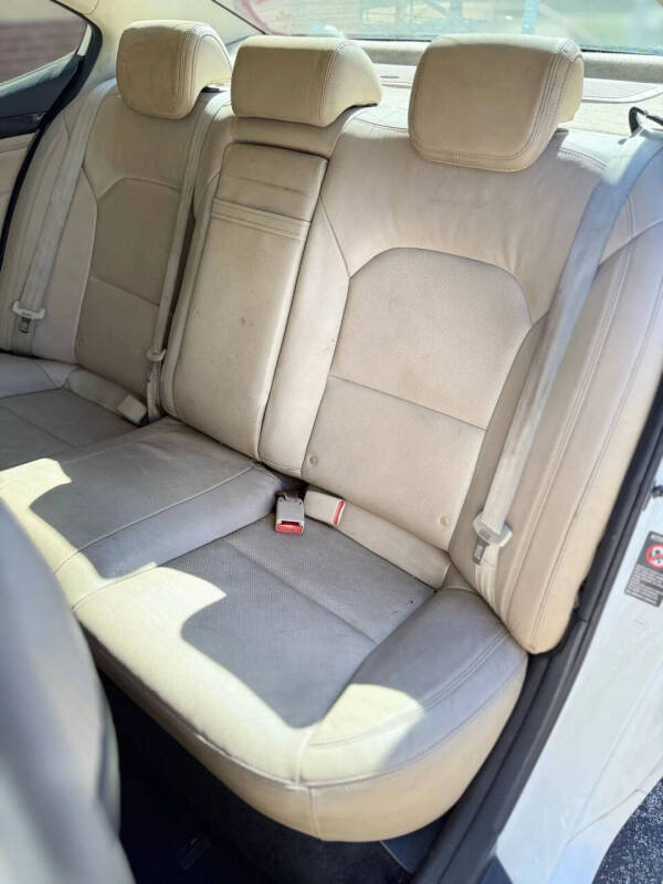 2014 Kia Cadenza Premium