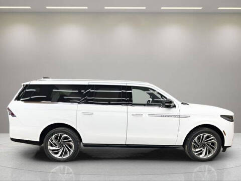 2027 Lincoln Navigator L Reserve