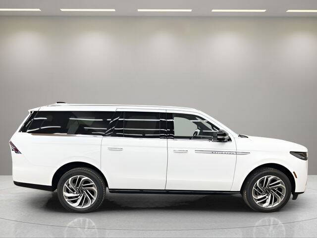 2027 Lincoln Navigator L Reserve