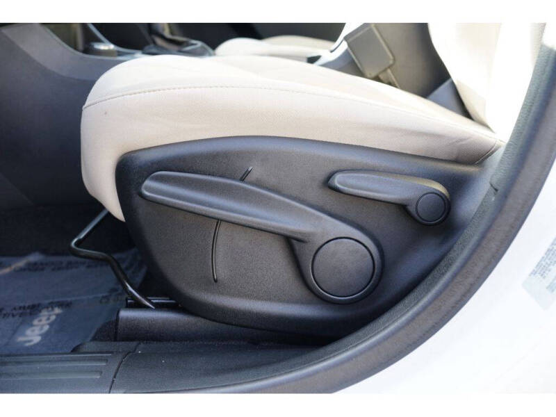 2017 Jeep Cherokee Sport