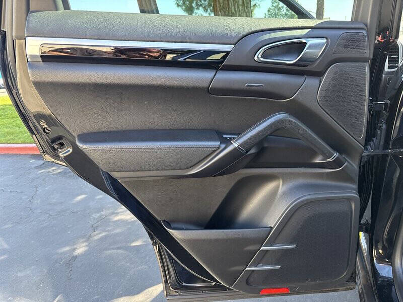 2017 Porsche Cayenne S E-Hybrid