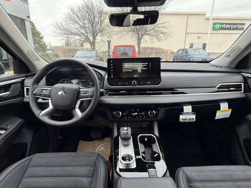 2026 Mitsubishi Outlander SE