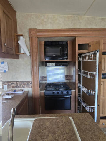 2009 Sportsman 305 RE