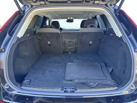 2025 Volvo XC60 B5 Plus Dark Theme