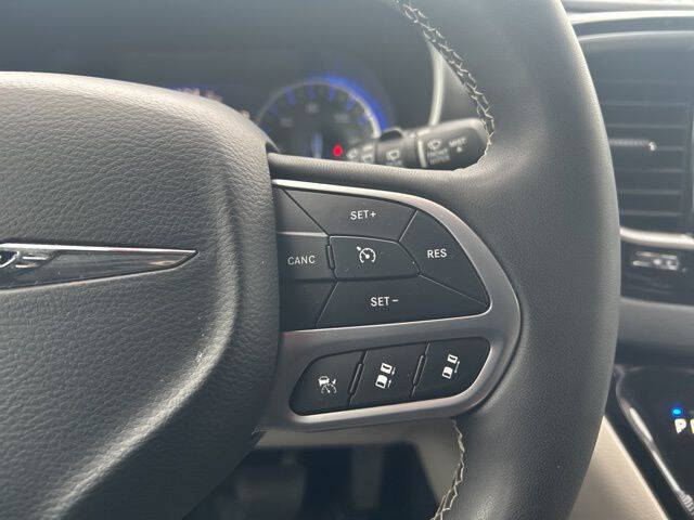 2024 Chrysler Pacifica Touring L - Photo 22
