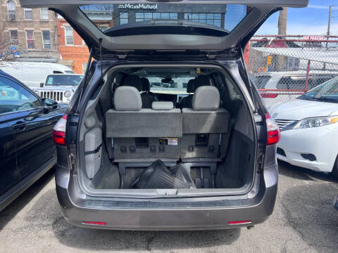 2019 Toyota Sienna XLE 8-Passenger