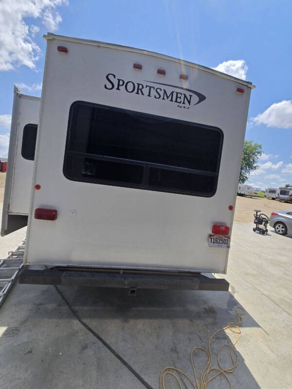 2009 Sportsman 305 RE