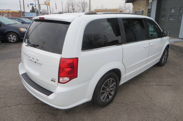 2017 Dodge Grand Caravan SXT photo 24