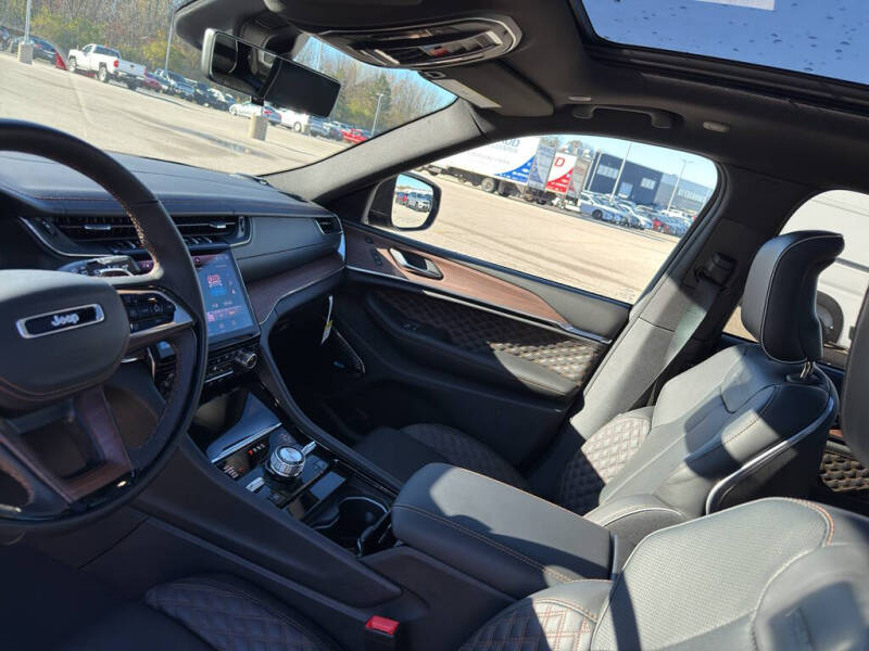 2025 Jeep Grand Cherokee Summit
