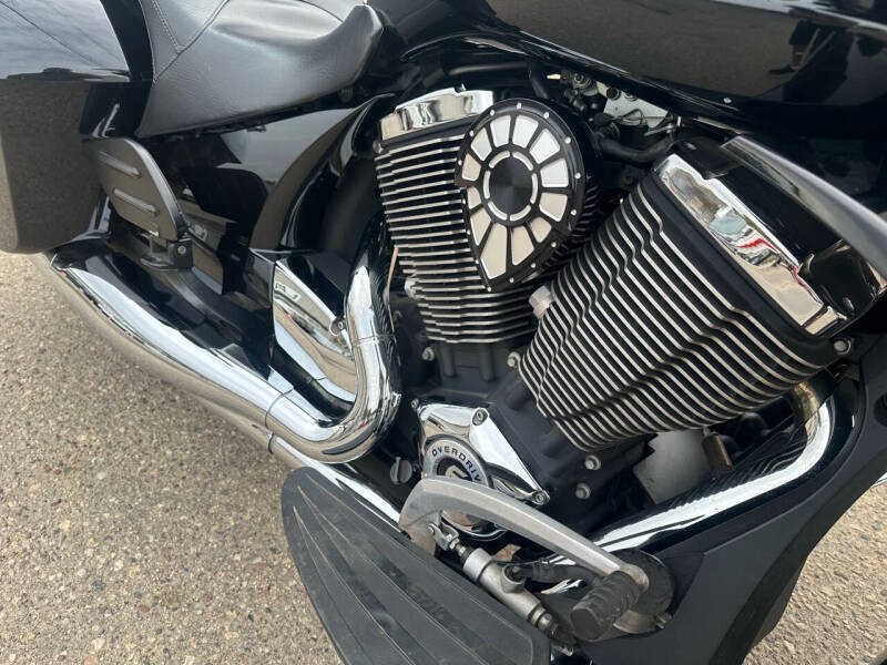 2010 VICTORY BAGGER CROSS COUNTRY TOURING