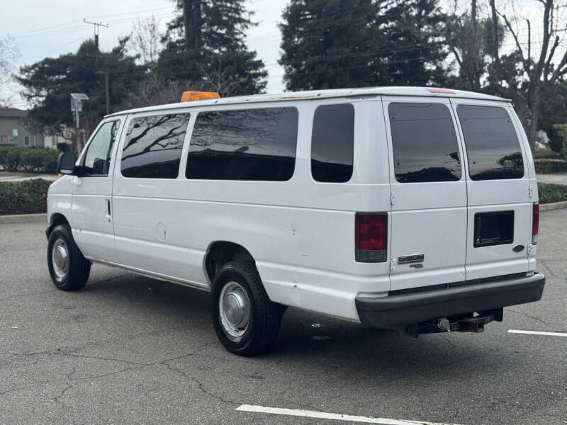2006 Ford E-Series E-350 SD XLT