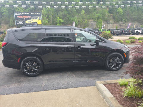 2027 Chrysler Pacifica Limited