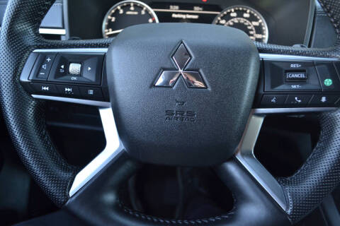 2023 Mitsubishi Outlander SE