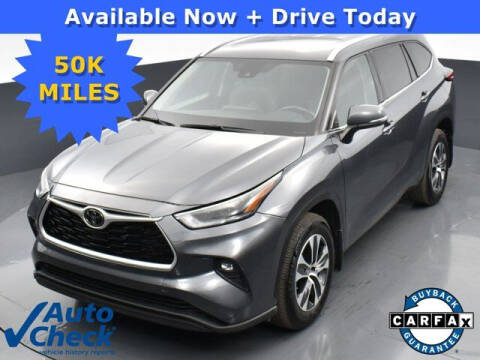 2021 Toyota Highlander for sale at CTCG AUTOMOTIVE in Newark NJ