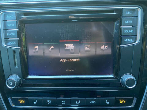 2017 Volkswagen Passat 1.8T R-Line