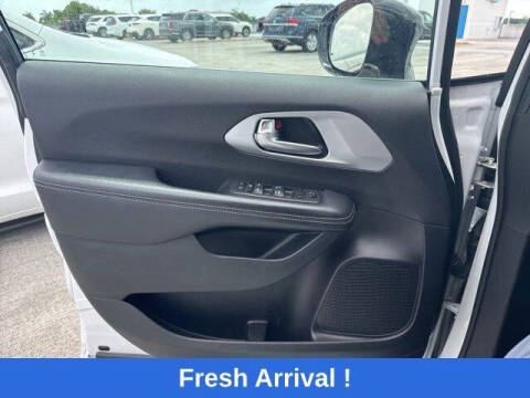 2024 Chrysler Pacifica Touring