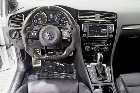 2017 Volkswagen Golf R 4Motion
