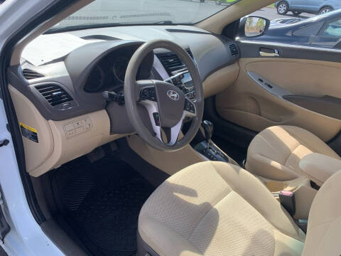 2012 Hyundai Accent GLS