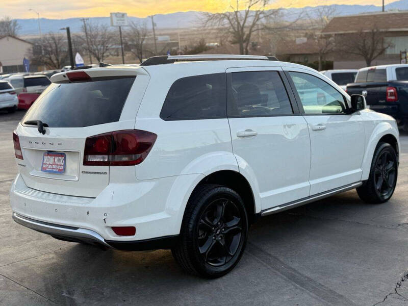 2020 Dodge Journey Crossroad