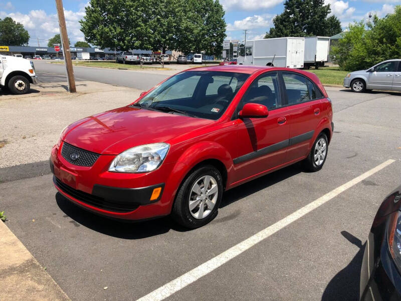 2009 Kia Rio5 for sale at CR Garland Auto Sales in Fredericksburg VA