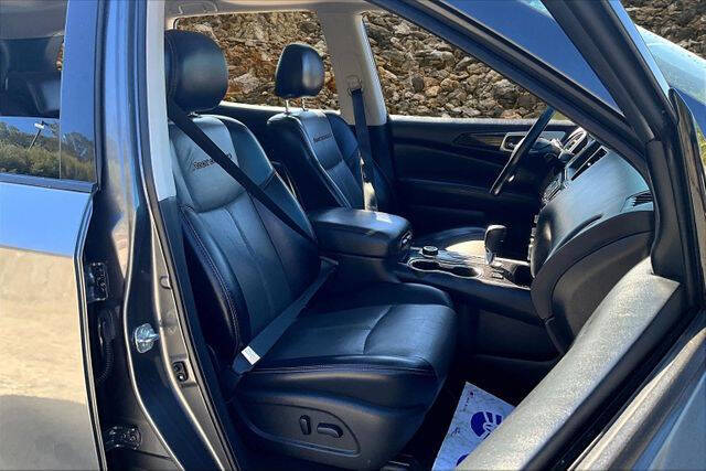 2019 Nissan Pathfinder SL